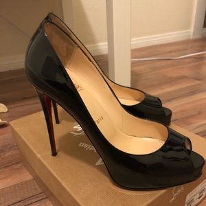 Christian Louboutin new very prive 39